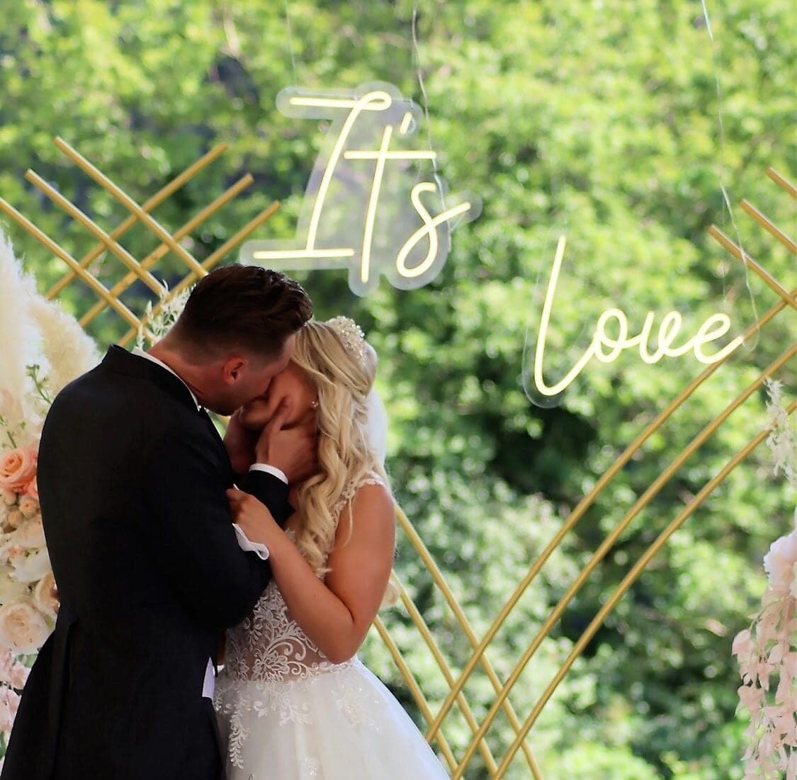 LED Leuchtschild Neon „It’s Love“ – Foto 3
