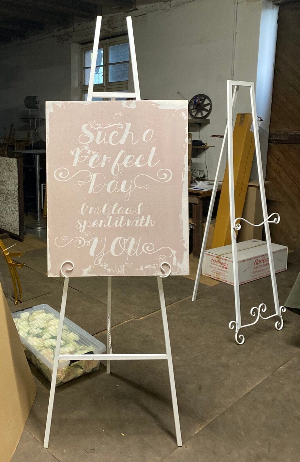 Easel for Seating Plan White – Photo 2