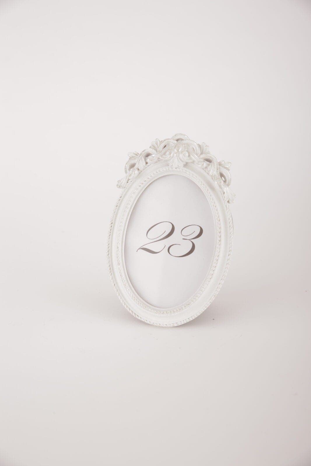 Tischnummer oval hoch Ornament weiß – 19,5 cm